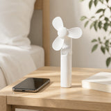 Brise Pocket 2000 – Mini ventilateur pliable rechargeable 2000 mAh – échelle en situation